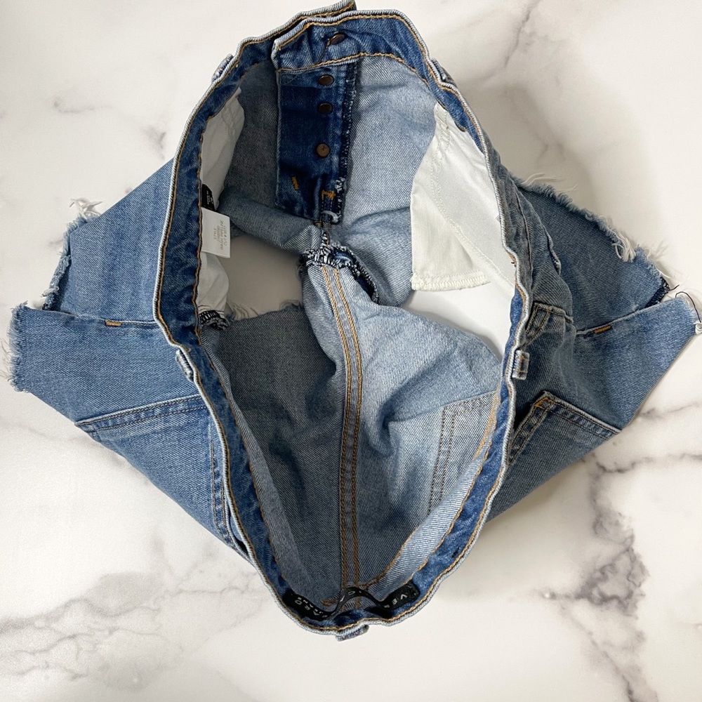 Veronica Beard Debbie Shorts 9” Denim Button Fly - Picture 5 of 12